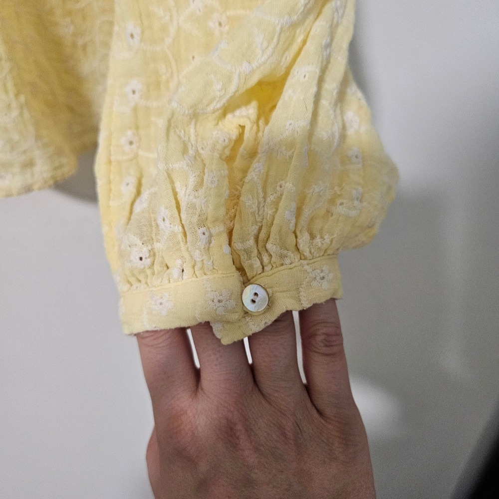 Free People M Down From the Clouds Yellow Eyelet Peasant Top Button Front Boho - Picture 4 of 8